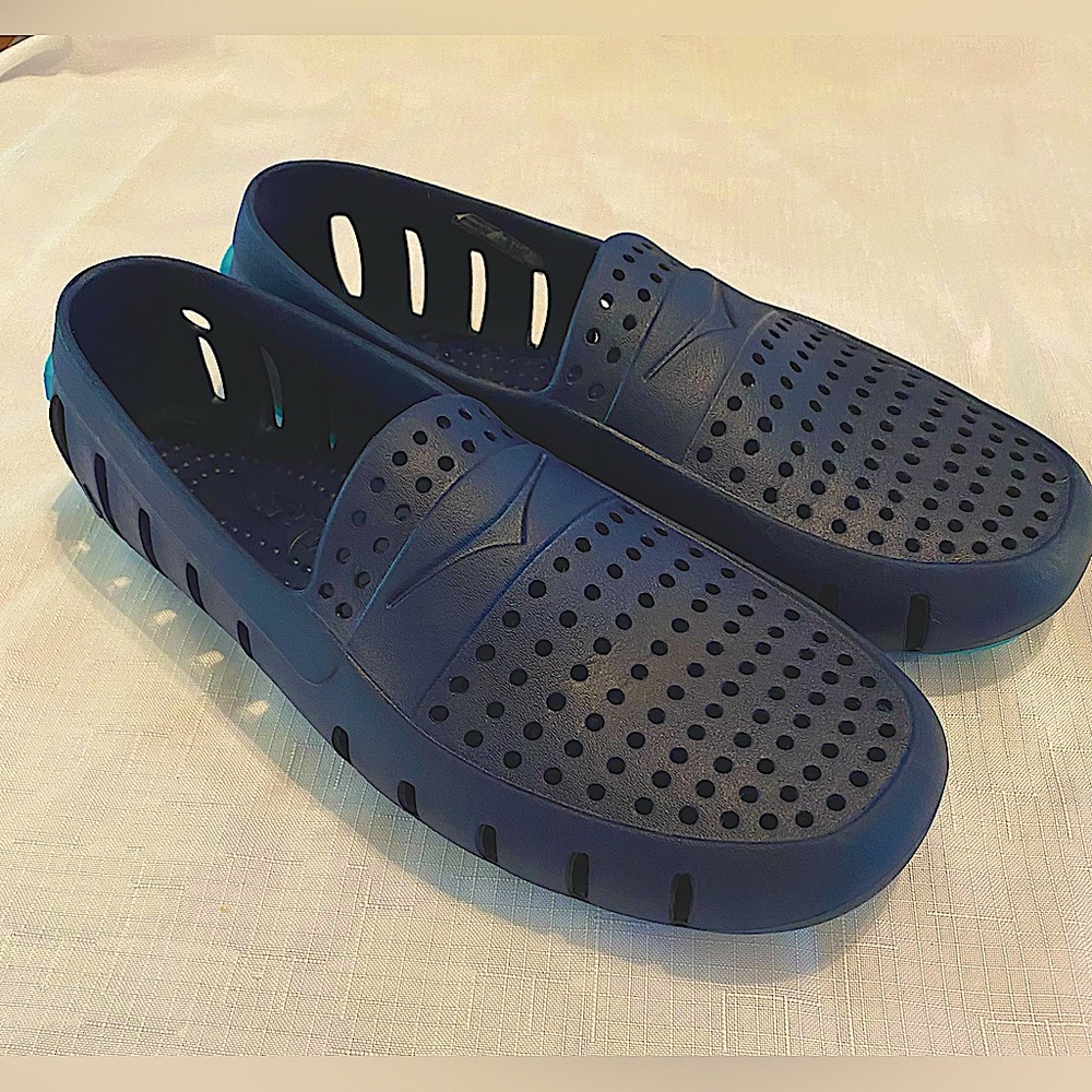EUC Original Floafers Navy Light Blue Loafers Size 10